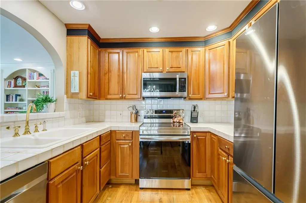 101 Bainbridge Drive, Sandy Springs, Georgia 30327, 1 Bedroom Bedrooms, ,1 BathroomBathrooms,Residential,Sold,101 Bainbridge Drive,7175981