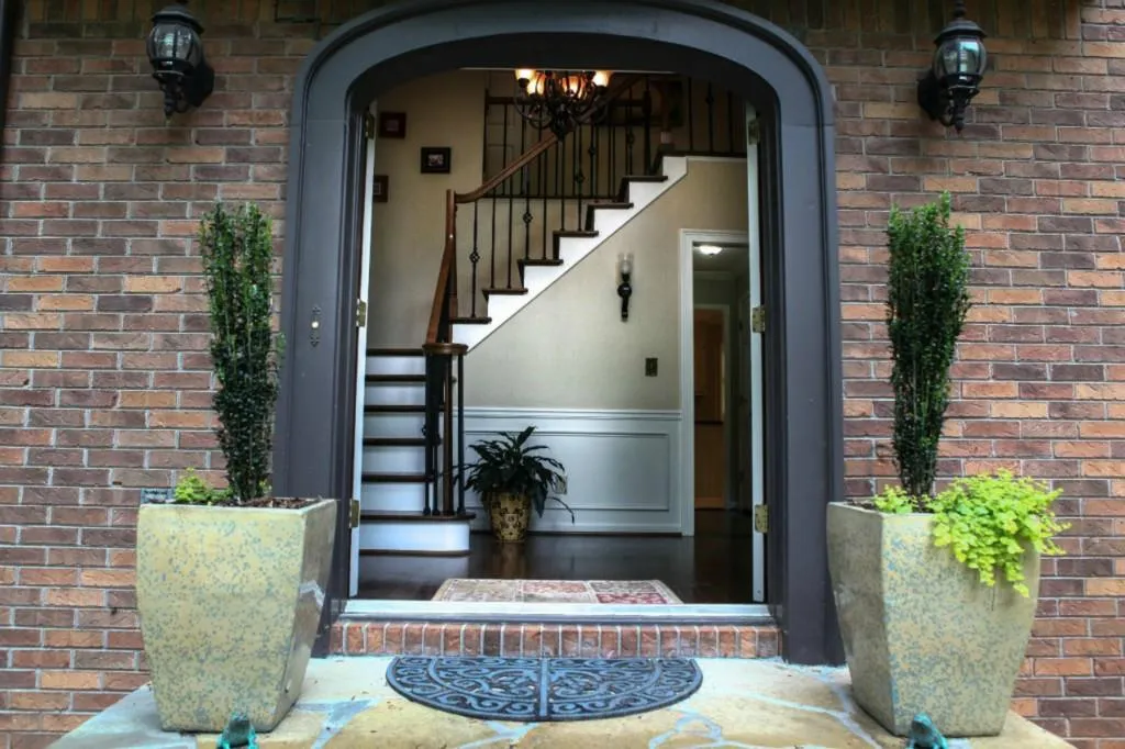 7320 Chattahoochee Bluff Drive, Sandy Springs, Georgia 30350, 4 Bedrooms Bedrooms, ,3 BathroomsBathrooms,Residential,Sold,7320 Chattahoochee Bluff Drive,5523188