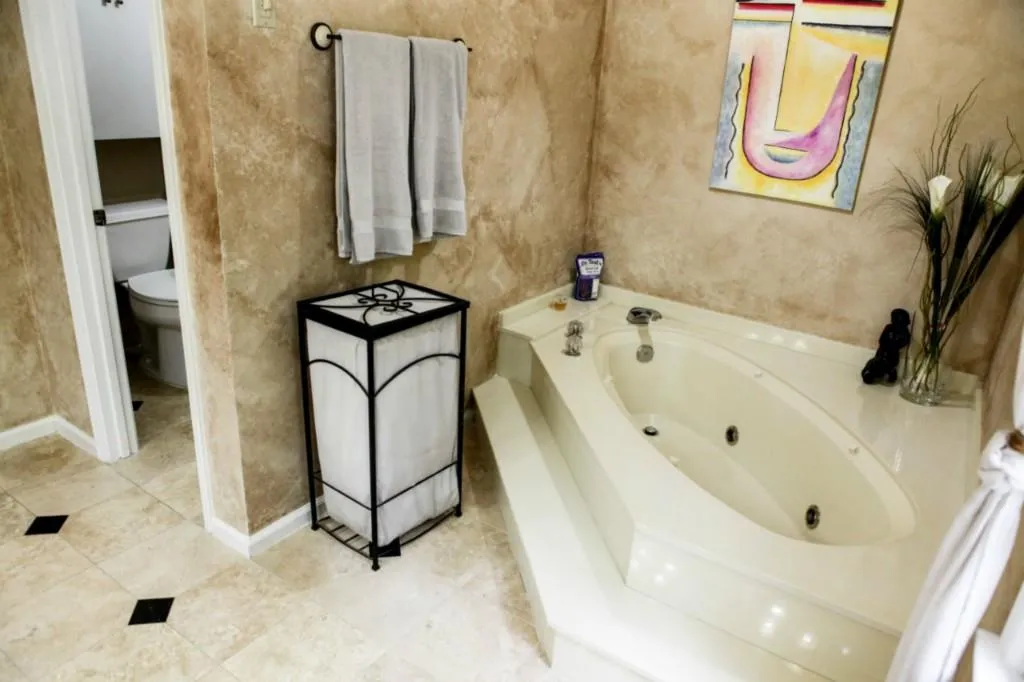 7320 Chattahoochee Bluff Drive, Sandy Springs, Georgia 30350, 4 Bedrooms Bedrooms, ,3 BathroomsBathrooms,Residential,Sold,7320 Chattahoochee Bluff Drive,5523188