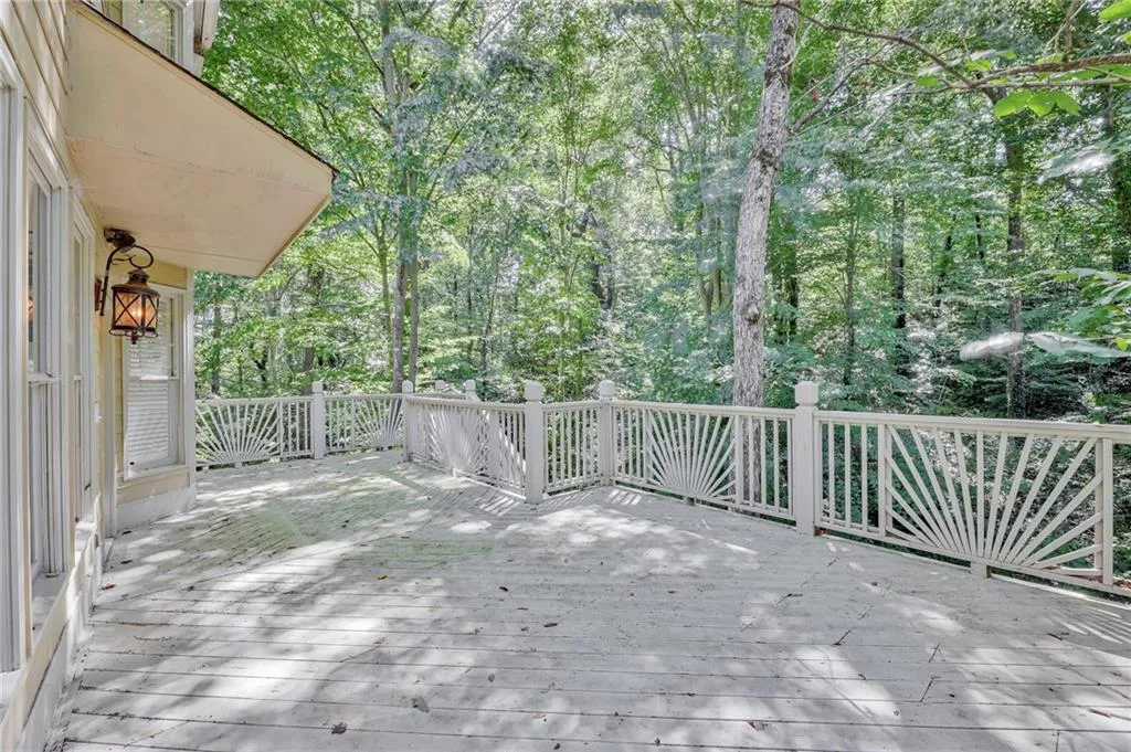 530 Elden Drive, Sandy Springs, Georgia 30342, 4 Bedrooms Bedrooms, ,3 BathroomsBathrooms,Residential,Sold,530 Elden Drive,6949168