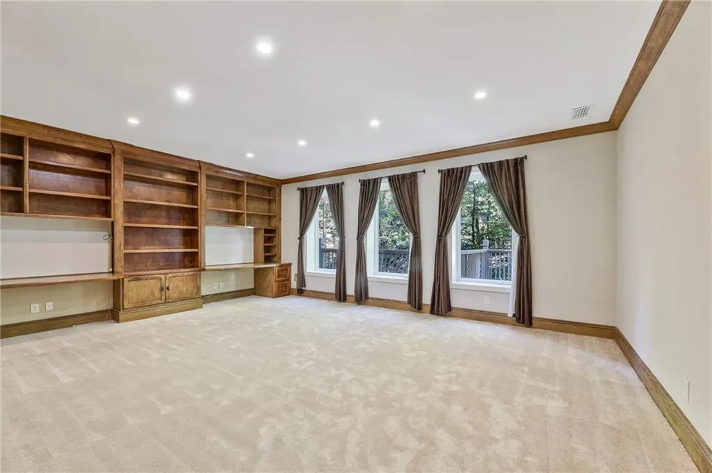 530 Elden Drive, Sandy Springs, Georgia 30342, 4 Bedrooms Bedrooms, ,3 BathroomsBathrooms,Residential,Sold,530 Elden Drive,6949168