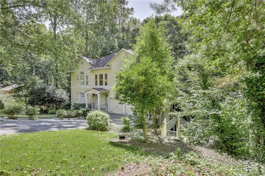 530 Elden Drive, Sandy Springs, Georgia 30342, 4 Bedrooms Bedrooms, ,3 BathroomsBathrooms,Residential,Sold,530 Elden Drive,6949168