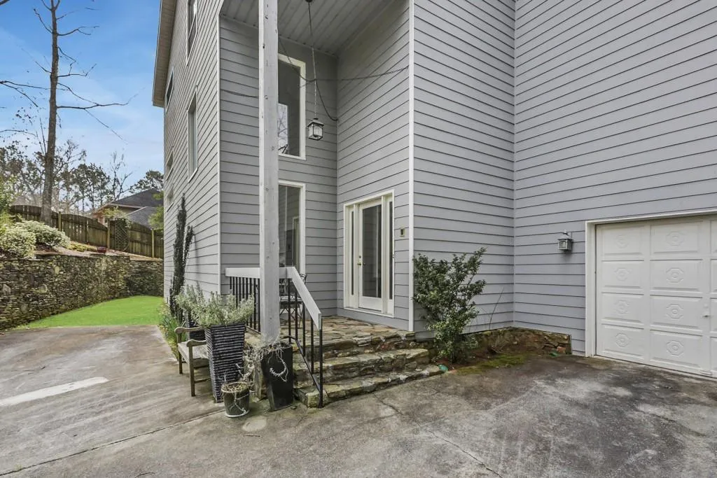 1615 Saddle Ridge Way, Sandy Springs, Georgia 30350, 4 Bedrooms Bedrooms, ,3 BathroomsBathrooms,Residential,Sold,1615 Saddle Ridge Way,6514507