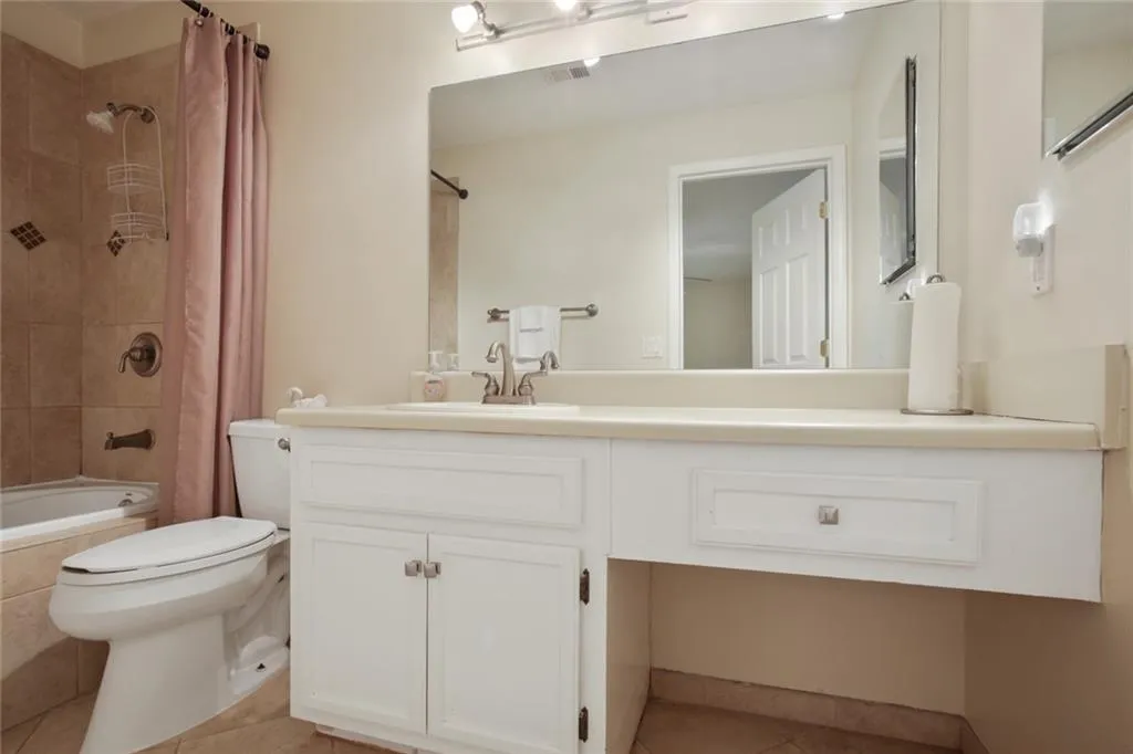 1305 Gettysburg Place Unit 1305, Sandy Springs, Georgia 30350, 2 Bedrooms Bedrooms, ,2 BathroomsBathrooms,Residential,Sold,1305 Gettysburg Place Unit 1305,6880959