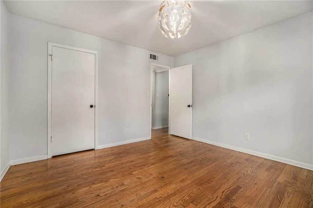 3510 Roswell Road Nw Unit H1, Atlanta, Georgia 30305, 2 Bedrooms Bedrooms, ,2 BathroomsBathrooms,Residential,For Sale,3510 Roswell Road Nw Unit H1,7617429