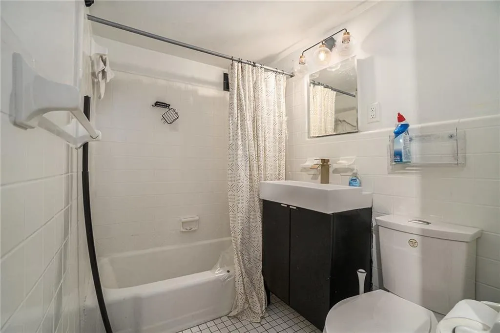 3510 Roswell Road Nw Unit H1, Atlanta, Georgia 30305, 2 Bedrooms Bedrooms, ,2 BathroomsBathrooms,Residential,For Sale,3510 Roswell Road Nw Unit H1,7617429