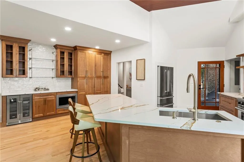 4787 Riverview Road Nw, Atlanta, Georgia 30327, 4 Bedrooms Bedrooms, ,3 BathroomsBathrooms,Residential,Sold,4787 Riverview Road Nw,7393173