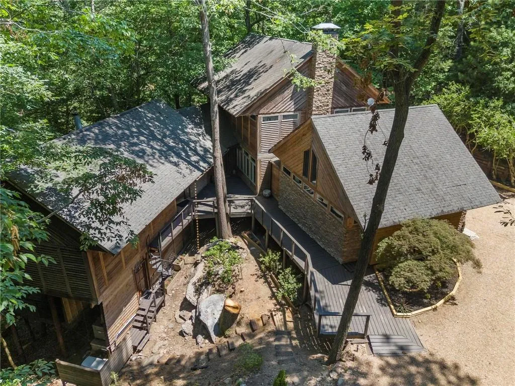 4787 Riverview Road Nw, Atlanta, Georgia 30327, 4 Bedrooms Bedrooms, ,3 BathroomsBathrooms,Residential,Sold,4787 Riverview Road Nw,7393173