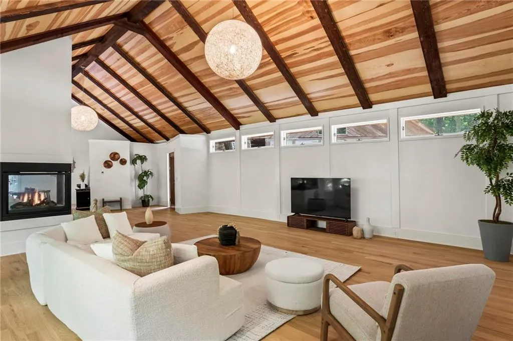 4787 Riverview Road Nw, Atlanta, Georgia 30327, 4 Bedrooms Bedrooms, ,3 BathroomsBathrooms,Residential,Sold,4787 Riverview Road Nw,7393173