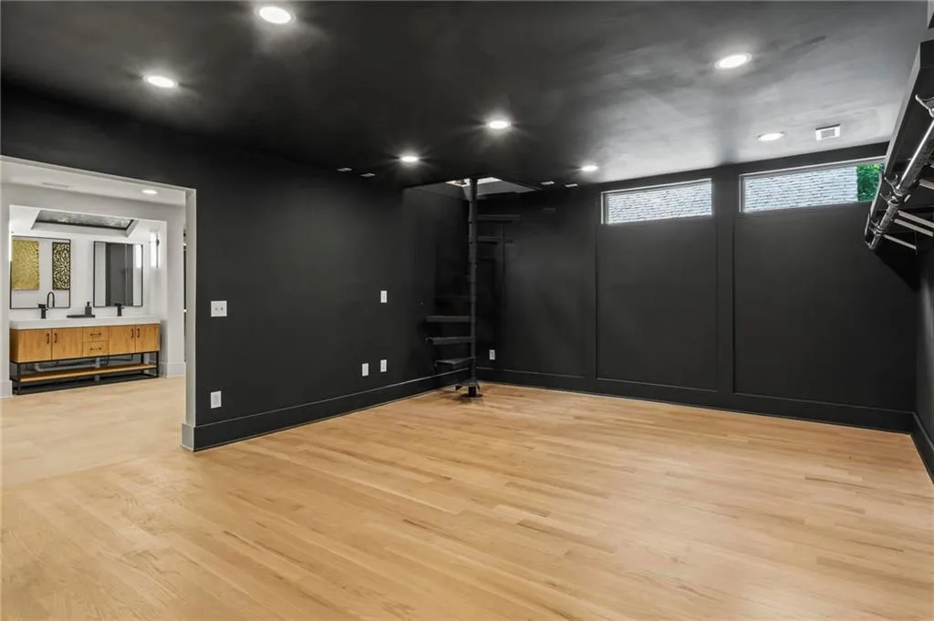 4787 Riverview Road Nw, Atlanta, Georgia 30327, 4 Bedrooms Bedrooms, ,3 BathroomsBathrooms,Residential,Sold,4787 Riverview Road Nw,7393173