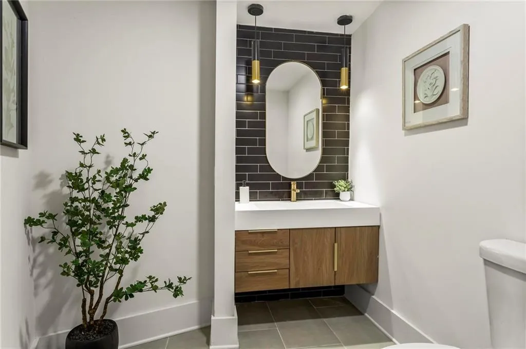 4787 Riverview Road Nw, Atlanta, Georgia 30327, 4 Bedrooms Bedrooms, ,3 BathroomsBathrooms,Residential,Sold,4787 Riverview Road Nw,7393173