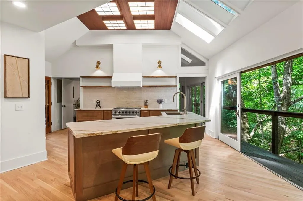 4787 Riverview Road Nw, Atlanta, Georgia 30327, 4 Bedrooms Bedrooms, ,3 BathroomsBathrooms,Residential,Sold,4787 Riverview Road Nw,7393173