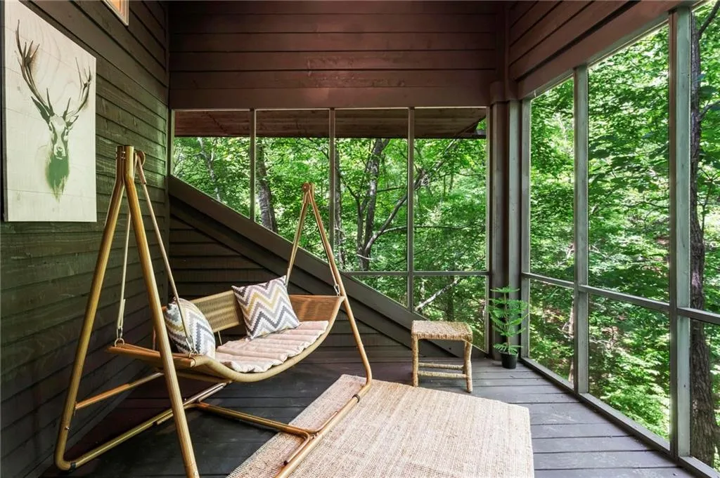 4787 Riverview Road Nw, Atlanta, Georgia 30327, 4 Bedrooms Bedrooms, ,3 BathroomsBathrooms,Residential,Sold,4787 Riverview Road Nw,7393173