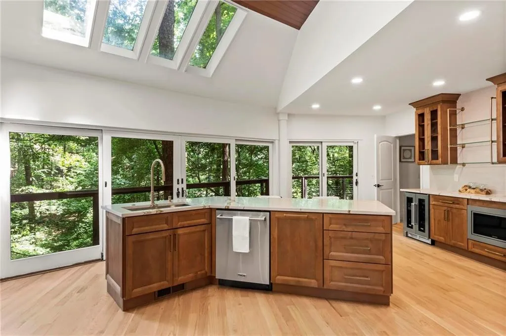 4787 Riverview Road Nw, Atlanta, Georgia 30327, 4 Bedrooms Bedrooms, ,3 BathroomsBathrooms,Residential,Sold,4787 Riverview Road Nw,7393173