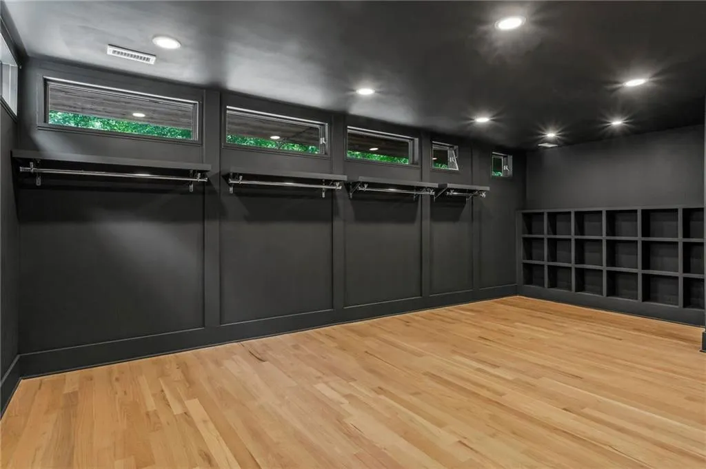 4787 Riverview Road Nw, Atlanta, Georgia 30327, 4 Bedrooms Bedrooms, ,3 BathroomsBathrooms,Residential,Sold,4787 Riverview Road Nw,7393173