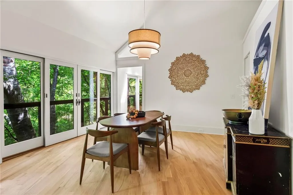 4787 Riverview Road Nw, Atlanta, Georgia 30327, 4 Bedrooms Bedrooms, ,3 BathroomsBathrooms,Residential,Sold,4787 Riverview Road Nw,7393173