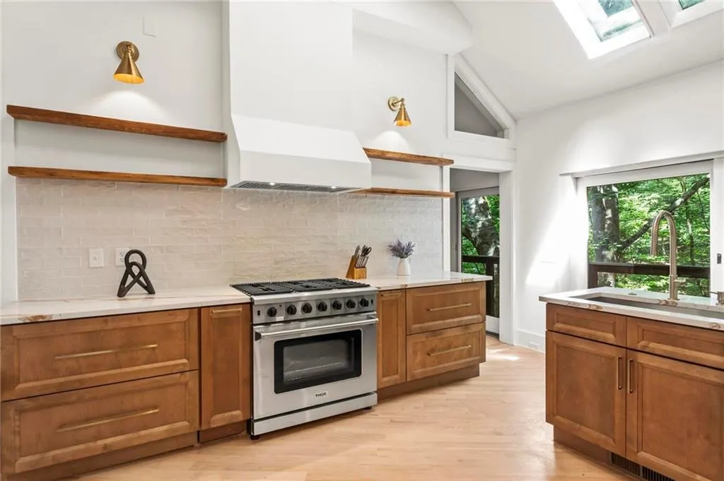 4787 Riverview Road Nw, Atlanta, Georgia 30327, 4 Bedrooms Bedrooms, ,3 BathroomsBathrooms,Residential,Sold,4787 Riverview Road Nw,7393173