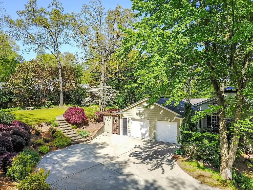 2895 Knob Hill Drive Se, Atlanta, Georgia 30339, 5 Bedrooms Bedrooms, ,3 BathroomsBathrooms,Residential,Sold,2895 Knob Hill Drive Se,5994953