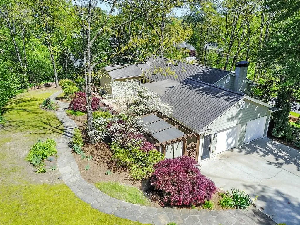 2895 Knob Hill Drive Se, Atlanta, Georgia 30339, 5 Bedrooms Bedrooms, ,3 BathroomsBathrooms,Residential,Sold,2895 Knob Hill Drive Se,5994953