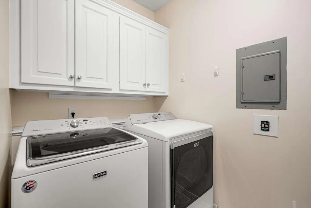 8345 Jett Ferry Road, Sandy Springs, Georgia 30350, 7 Bedrooms Bedrooms, ,5 BathroomsBathrooms,Residential,For Sale,8345 Jett Ferry Road,7643260 8345 Jett Ferry Road, Sandy Springs, Georgia 30350, 7 Bedrooms Bedrooms, ,5 BathroomsBathrooms,Residential,For Sale,8345 Jett Ferry Road,7643260