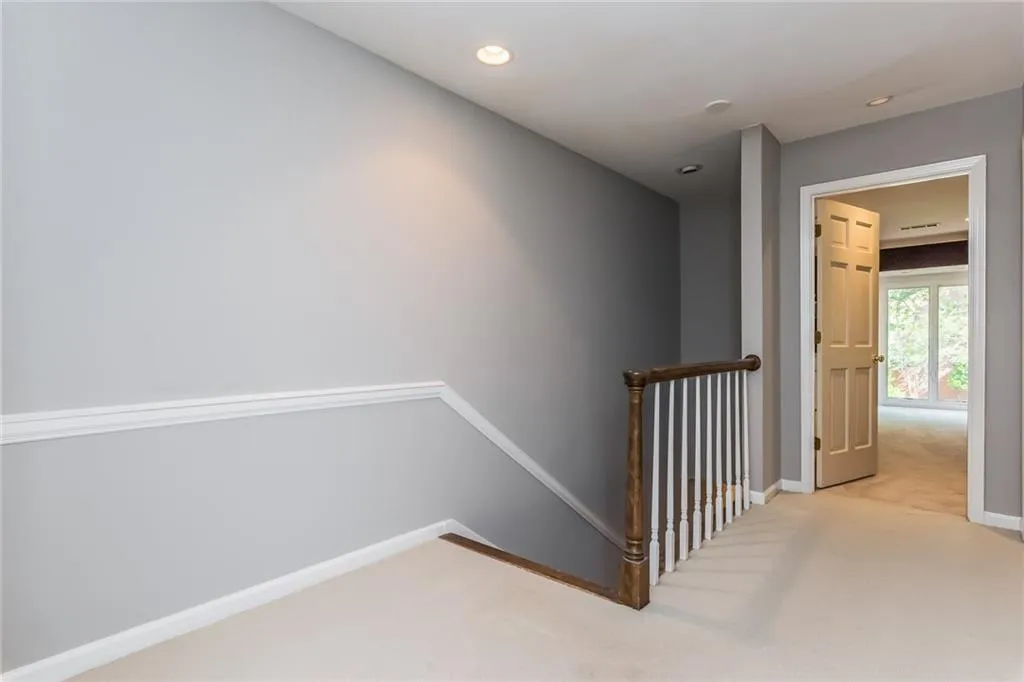 36 Willow Glen Ne, Sandy Springs, Georgia 30342, 3 Bedrooms Bedrooms, ,4 BathroomsBathrooms,Residential,Sold,36 Willow Glen Ne,5838343