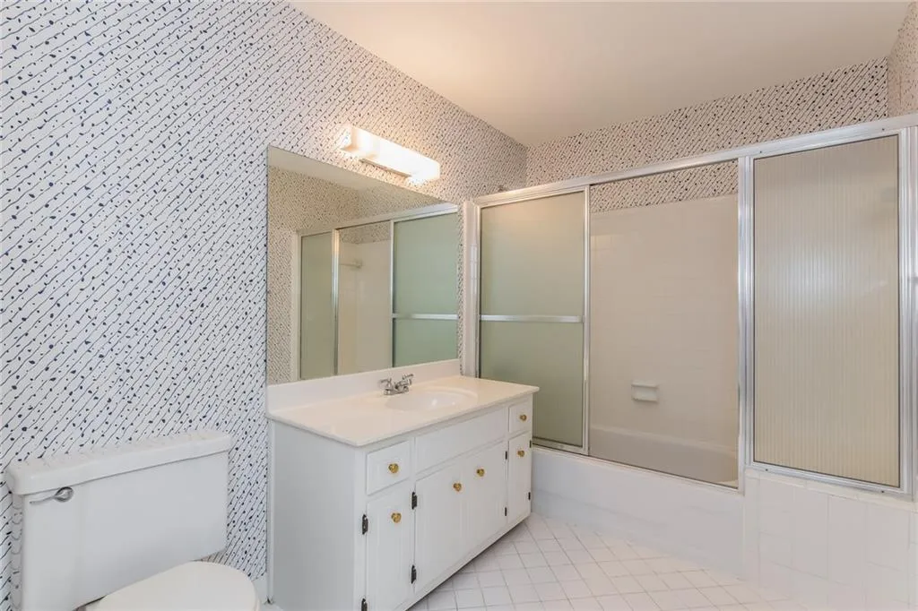 36 Willow Glen Ne, Sandy Springs, Georgia 30342, 3 Bedrooms Bedrooms, ,4 BathroomsBathrooms,Residential,Sold,36 Willow Glen Ne,5838343