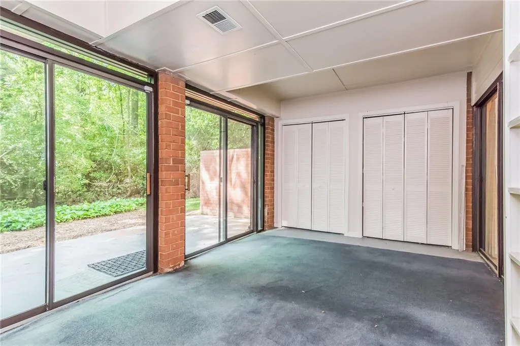 36 Willow Glen Ne, Sandy Springs, Georgia 30342, 3 Bedrooms Bedrooms, ,4 BathroomsBathrooms,Residential,Sold,36 Willow Glen Ne,5838343