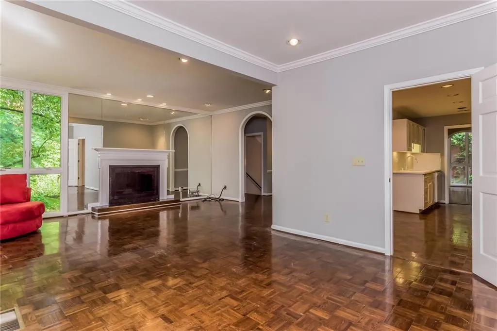 36 Willow Glen Ne, Sandy Springs, Georgia 30342, 3 Bedrooms Bedrooms, ,4 BathroomsBathrooms,Residential,Sold,36 Willow Glen Ne,5838343