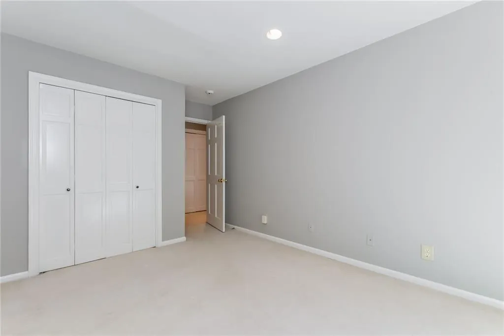 36 Willow Glen Ne, Sandy Springs, Georgia 30342, 3 Bedrooms Bedrooms, ,4 BathroomsBathrooms,Residential,Sold,36 Willow Glen Ne,5838343