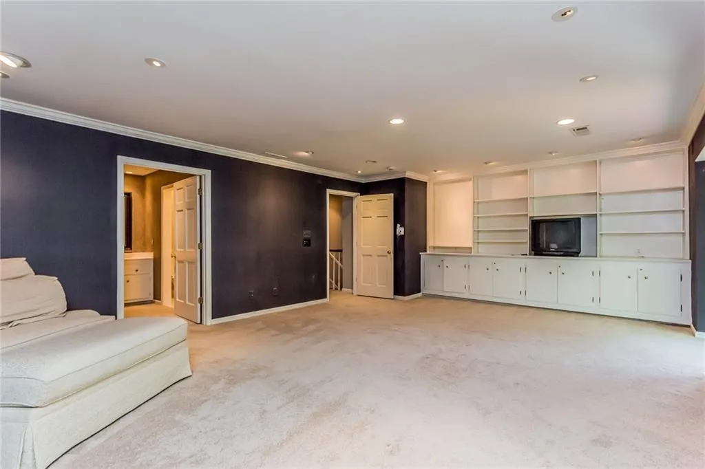 36 Willow Glen Ne, Sandy Springs, Georgia 30342, 3 Bedrooms Bedrooms, ,4 BathroomsBathrooms,Residential,Sold,36 Willow Glen Ne,5838343