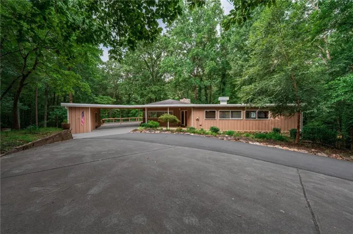 644 Mark Trail, Woodstock, Georgia 30188