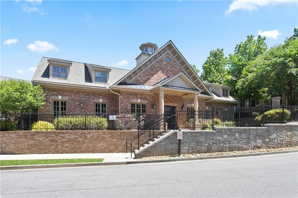 551 Sarabrook Place, Sandy Springs, Georgia 30342, 3 Bedrooms Bedrooms, ,3 BathroomsBathrooms,Residential,Sold,551 Sarabrook Place,7213601