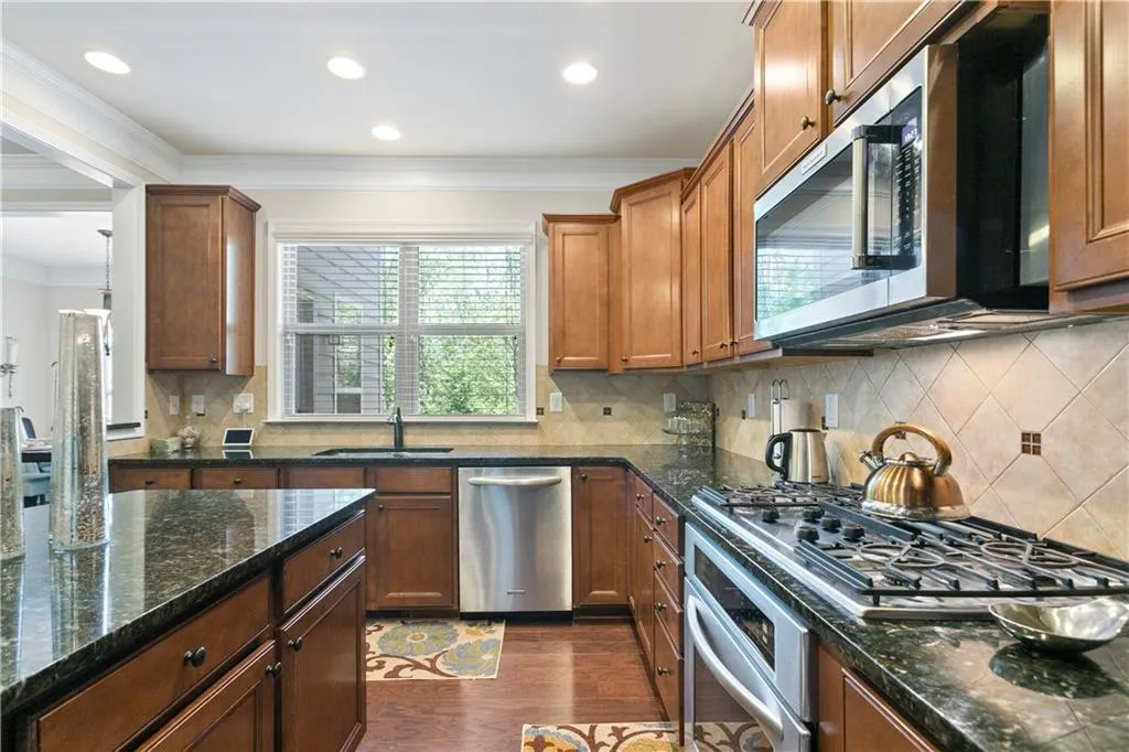 551 Sarabrook Place, Sandy Springs, Georgia 30342, 3 Bedrooms Bedrooms, ,3 BathroomsBathrooms,Residential,Sold,551 Sarabrook Place,7213601