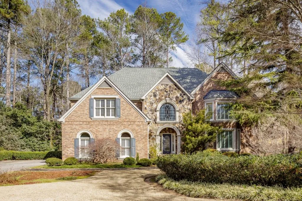 170 Wing Mill Road, Sandy Springs, Georgia 30350, 5 Bedrooms Bedrooms, ,4 BathroomsBathrooms,Residential,Sold,170 Wing Mill Road,6847583