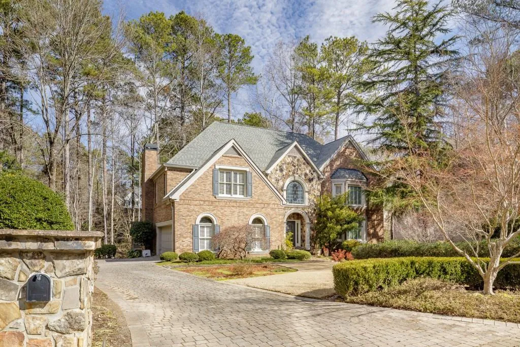 170 Wing Mill Road, Sandy Springs, Georgia 30350, 5 Bedrooms Bedrooms, ,4 BathroomsBathrooms,Residential,Sold,170 Wing Mill Road,6847583