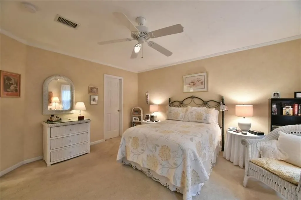 204 Bainbridge Drive, Sandy Springs, Georgia 30327, 1 Bedroom Bedrooms, ,1 BathroomBathrooms,Residential,Sold,204 Bainbridge Drive,5719223