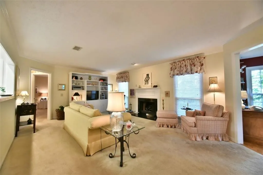 204 Bainbridge Drive, Sandy Springs, Georgia 30327, 1 Bedroom Bedrooms, ,1 BathroomBathrooms,Residential,Sold,204 Bainbridge Drive,5719223