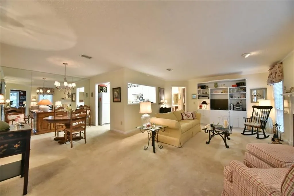 204 Bainbridge Drive, Sandy Springs, Georgia 30327, 1 Bedroom Bedrooms, ,1 BathroomBathrooms,Residential,Sold,204 Bainbridge Drive,5719223