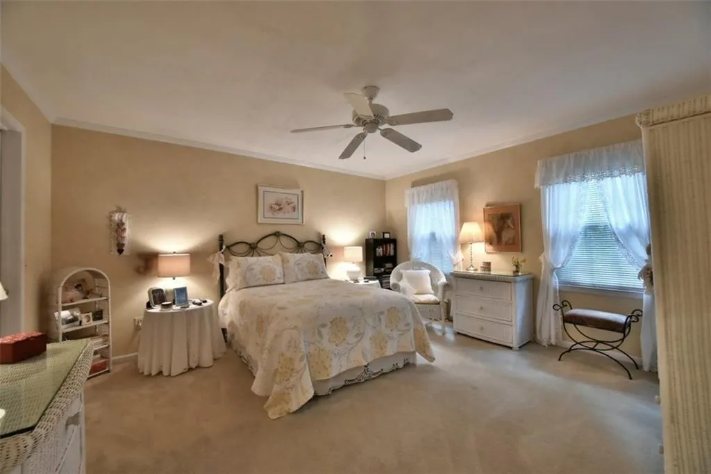 204 Bainbridge Drive, Sandy Springs, Georgia 30327, 1 Bedroom Bedrooms, ,1 BathroomBathrooms,Residential,Sold,204 Bainbridge Drive,5719223