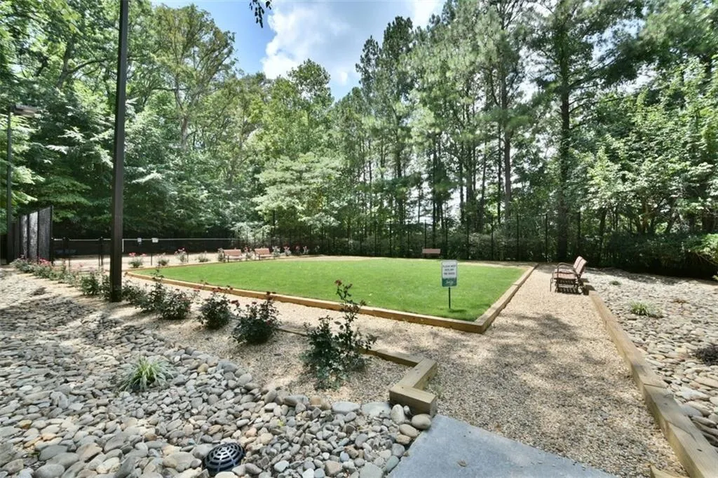 204 Bainbridge Drive, Sandy Springs, Georgia 30327, 1 Bedroom Bedrooms, ,1 BathroomBathrooms,Residential,Sold,204 Bainbridge Drive,5719223