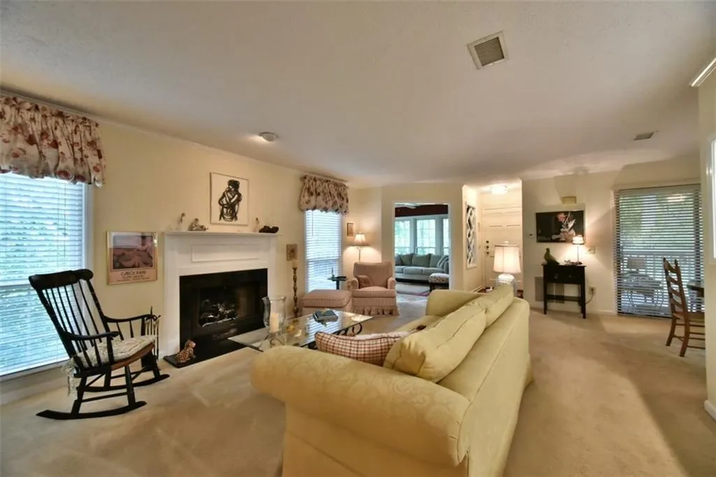 204 Bainbridge Drive, Sandy Springs, Georgia 30327, 1 Bedroom Bedrooms, ,1 BathroomBathrooms,Residential,Sold,204 Bainbridge Drive,5719223