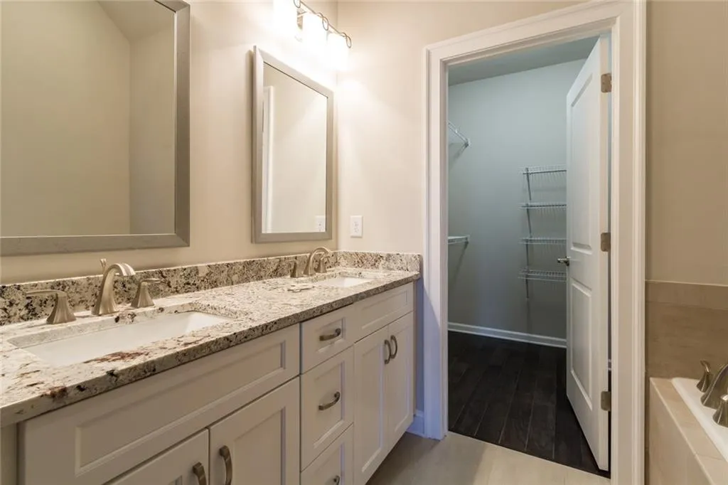 4111 Township Parkway, Atlanta, Georgia 30342, 2 Bedrooms Bedrooms, ,2 BathroomsBathrooms,Residential,Sold,4111 Township Parkway,5812464