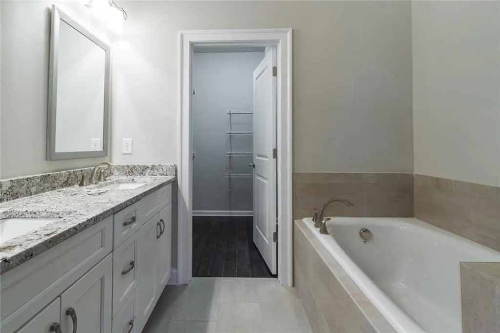 4111 Township Parkway, Atlanta, Georgia 30342, 2 Bedrooms Bedrooms, ,2 BathroomsBathrooms,Residential,Sold,4111 Township Parkway,5812464