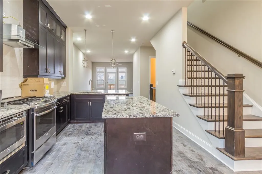 4111 Township Parkway, Atlanta, Georgia 30342, 2 Bedrooms Bedrooms, ,2 BathroomsBathrooms,Residential,Sold,4111 Township Parkway,5812464