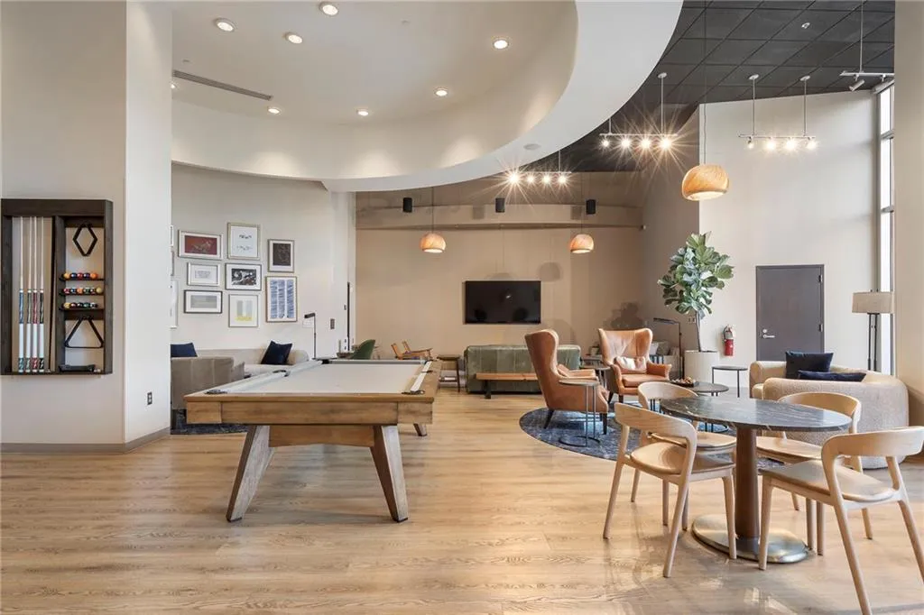1080 Peachtree Street Ne Unit 3213, Atlanta, Georgia 30309, 2 Bedrooms Bedrooms, ,2 BathroomsBathrooms,Residential,For Sale,1080 Peachtree Street Ne Unit 3213,7556886
