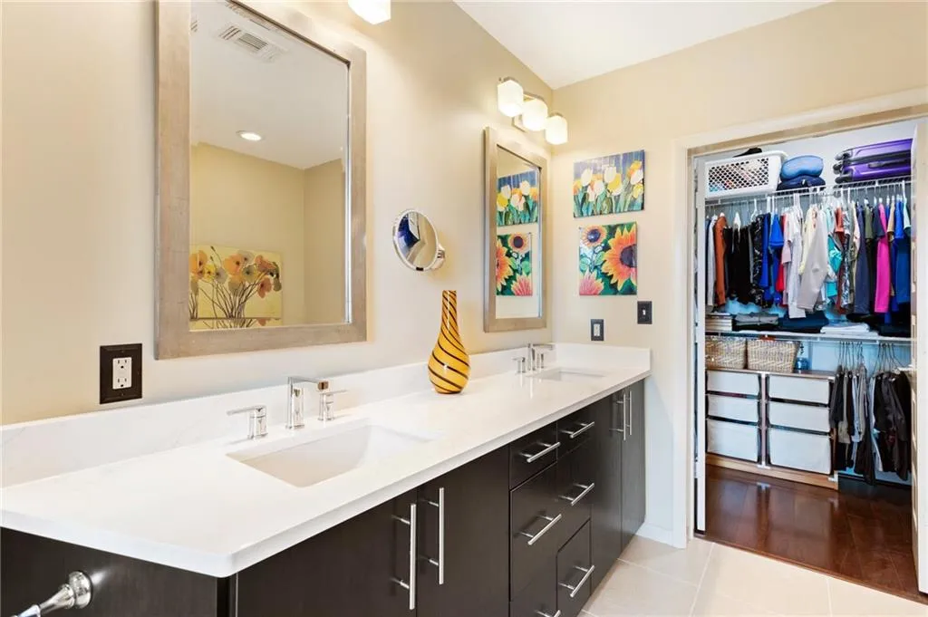 1080 Peachtree Street Ne Unit 3213, Atlanta, Georgia 30309, 2 Bedrooms Bedrooms, ,2 BathroomsBathrooms,Residential,For Sale,1080 Peachtree Street Ne Unit 3213,7556886