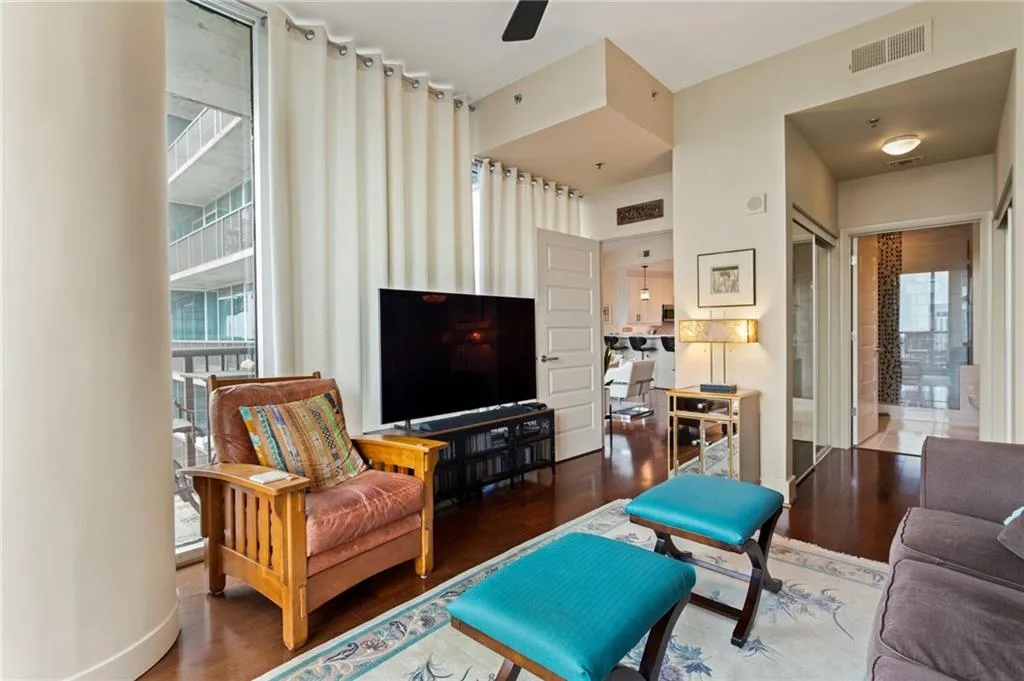 1080 Peachtree Street Ne Unit 3213, Atlanta, Georgia 30309, 2 Bedrooms Bedrooms, ,2 BathroomsBathrooms,Residential,For Sale,1080 Peachtree Street Ne Unit 3213,7556886