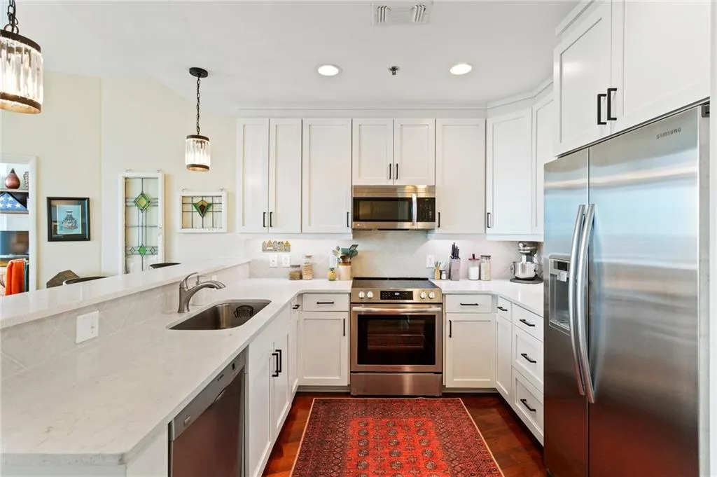1080 Peachtree Street Ne Unit 3213, Atlanta, Georgia 30309, 2 Bedrooms Bedrooms, ,2 BathroomsBathrooms,Residential,For Sale,1080 Peachtree Street Ne Unit 3213,7556886