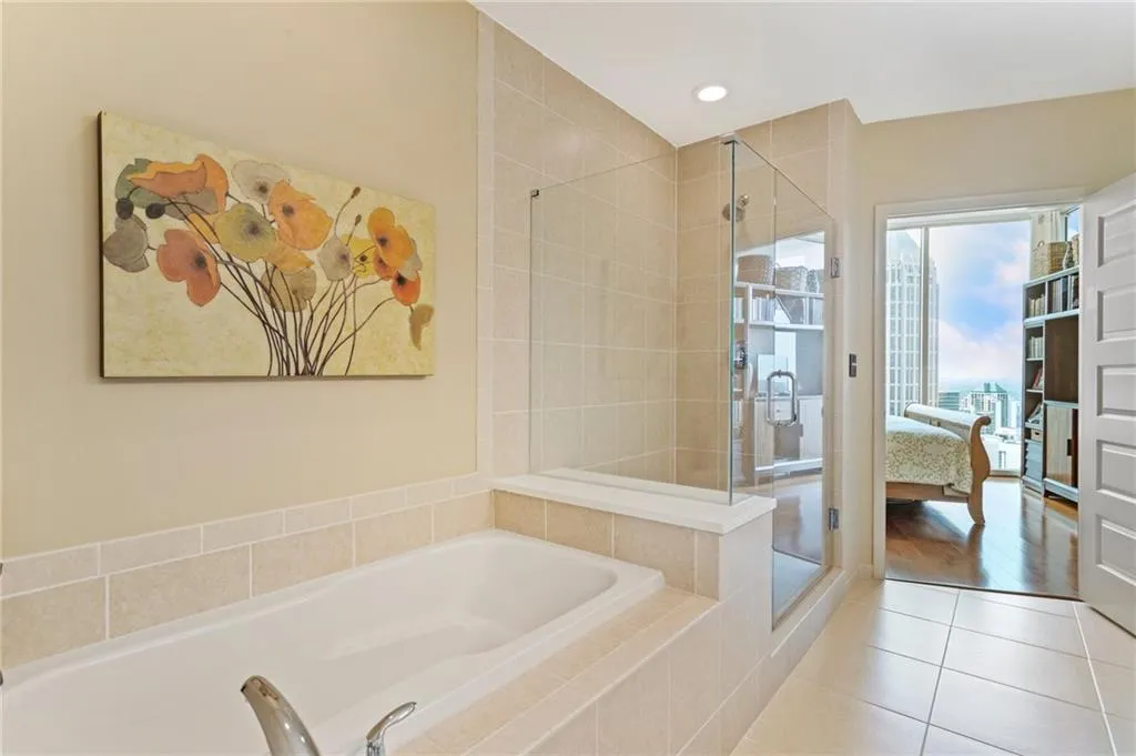 1080 Peachtree Street Ne Unit 3213, Atlanta, Georgia 30309, 2 Bedrooms Bedrooms, ,2 BathroomsBathrooms,Residential,For Sale,1080 Peachtree Street Ne Unit 3213,7556886