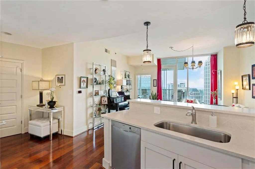 1080 Peachtree Street Ne Unit 3213, Atlanta, Georgia 30309, 2 Bedrooms Bedrooms, ,2 BathroomsBathrooms,Residential,For Sale,1080 Peachtree Street Ne Unit 3213,7556886